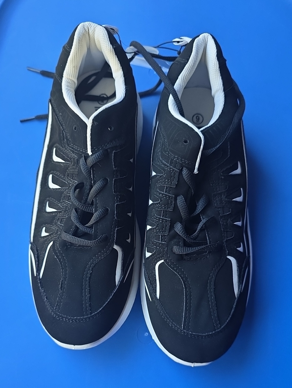 Men's Black & White Athletic Sneakers